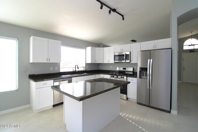 Foto del edificio - 881 E Orchid Ln