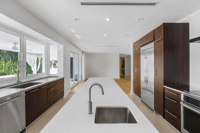 Building Photo - 80 Spoonbill Rd