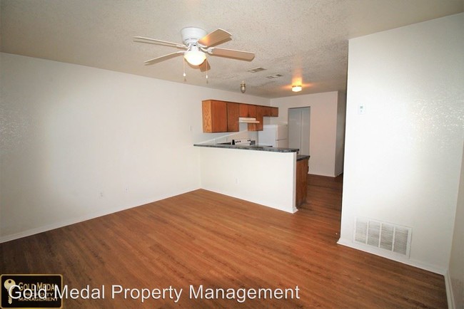 Building Photo - 1106 Leslie Cir