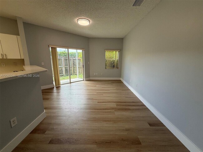 Foto del edificio - 2324 SE 23rd St