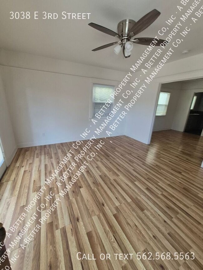 Foto del edificio - 3038 E 3rd St