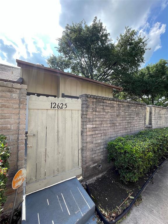12625 Newbrook Dr, Houston, TX 77072 Condo for Rent in Houston, TX