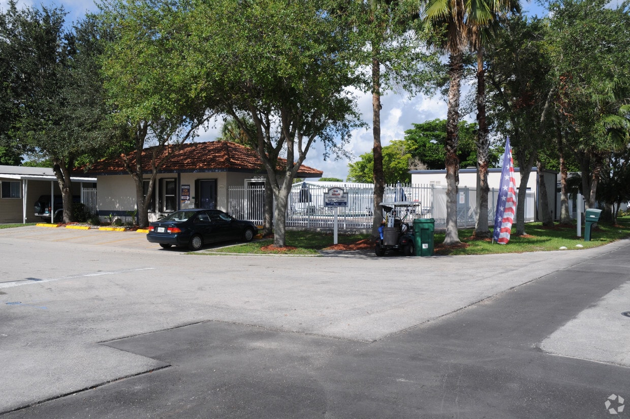 Building Photo - Cheron Village