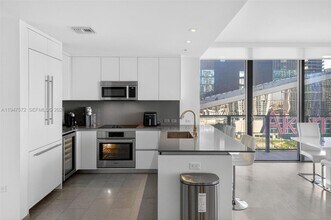 Building Photo - 68 SE 6th St