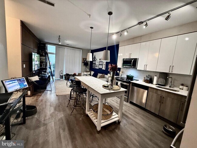 Foto del edificio - 145 Riverhaven Dr