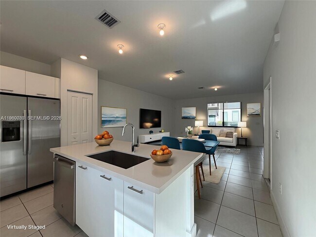 Foto del edificio - 4654 NW 83rd Pkwy