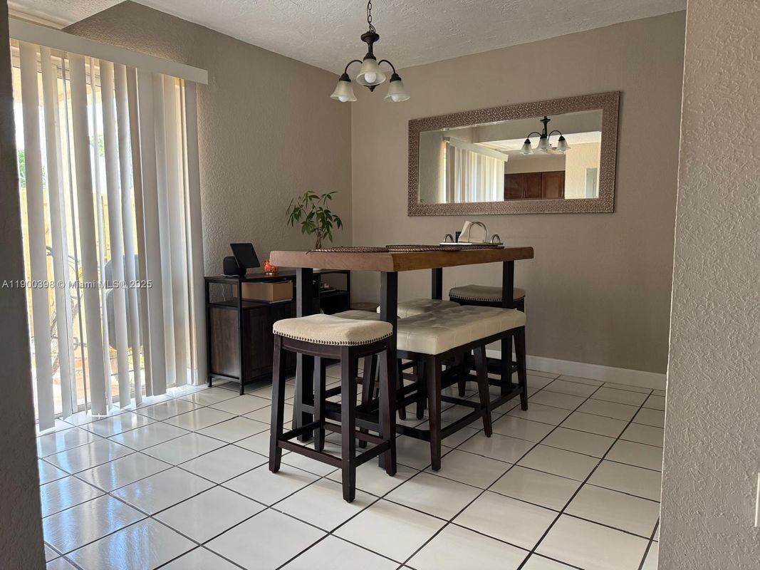 Foto del edificio - 4515 SW 68th Ct Cir