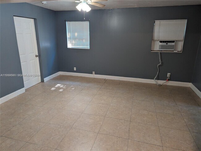 Foto del edificio - 5820 NW 14th Ct