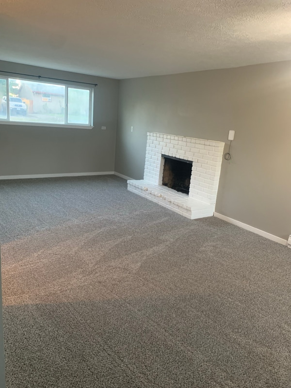 Building Photo - 608 Villard St