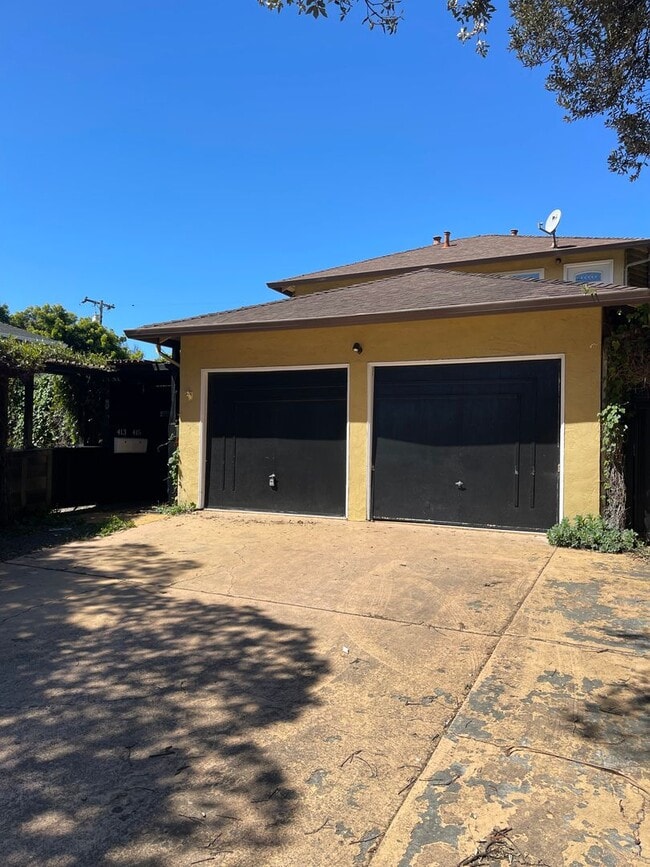 Building Photo - S. S Pastoria Ave