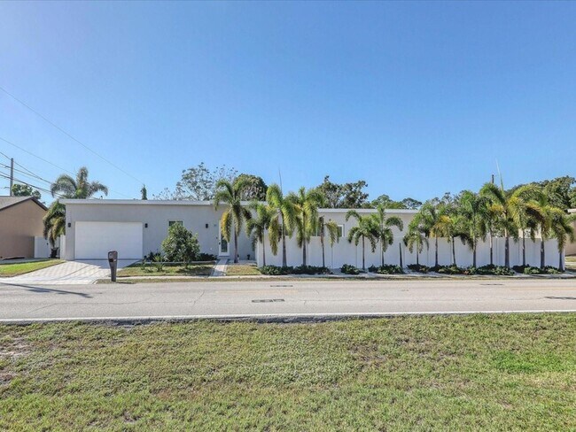 Building Photo - 4524 Riverwood Ave