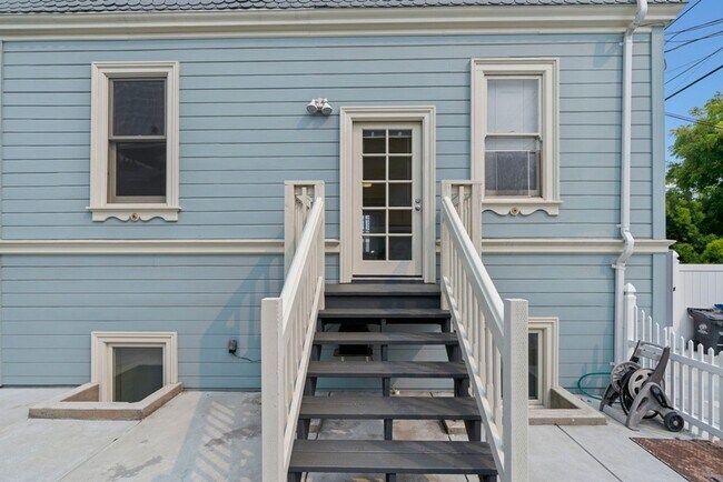 Foto del edificio - 1201 Lafayette St. #A - 2+ bedroom | 1 bat...