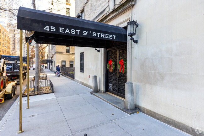 Building Photo - 45 E 9th St