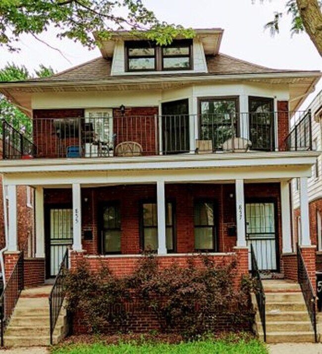 Building Photo - 855-857 Blaine St