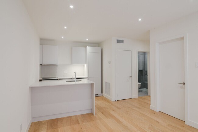 Building Photo - 3435 Rue Drummond