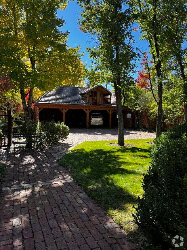 Country Club Place Apartments under 900 Denver, CO 1 Rentals