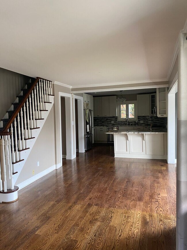 Building Photo - 2534 Tennyson Ave