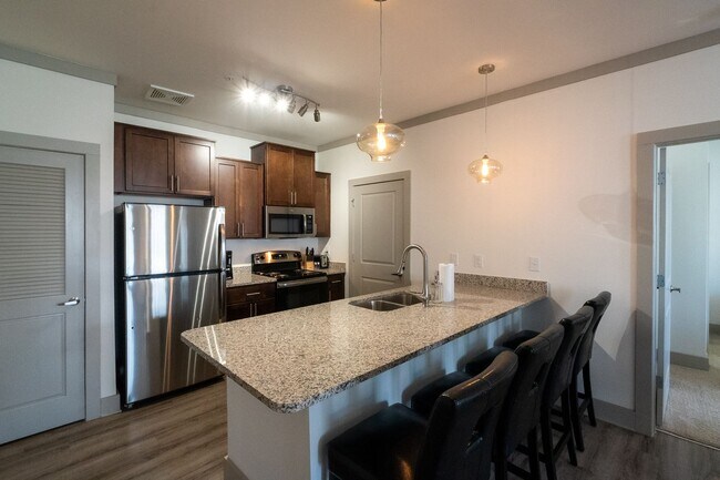 Interior Photo - Overlook @ Farragut