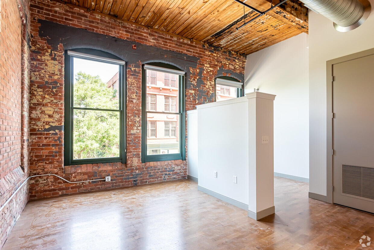 Primary Photo - The Hartford Carriage House