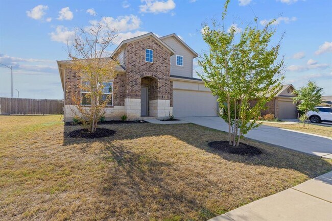 Building Photo - 5825 Roderick Dr