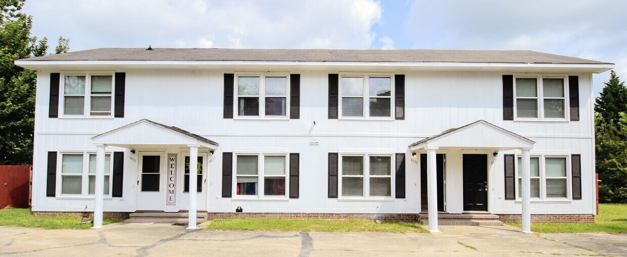 Primary Photo - Abbey Lane-50% off first full month rent. ...