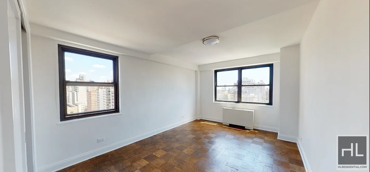 Building Photo - E 16 ST