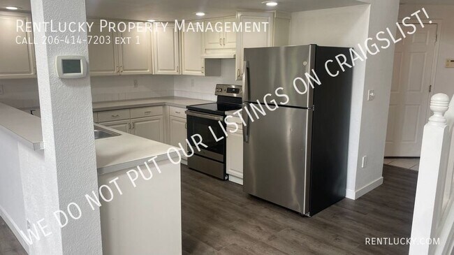 Building Photo - Desirable Milton Home!
