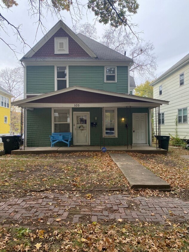 105 SW Buchanan St Unit 105 Buchanan 2, Topeka, KS 66606 Room for