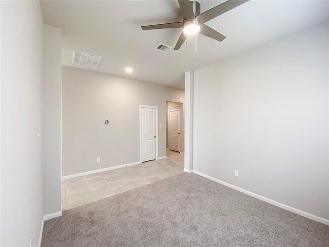 Building Photo - 2711 Chestnut Oak Cir