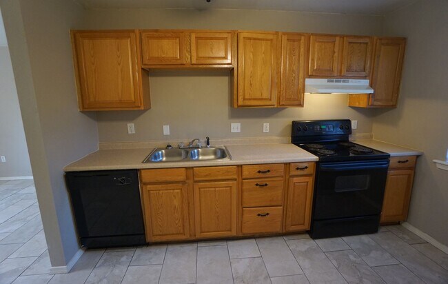 Building Photo - 3 Bed 2 Bath Total Electric House