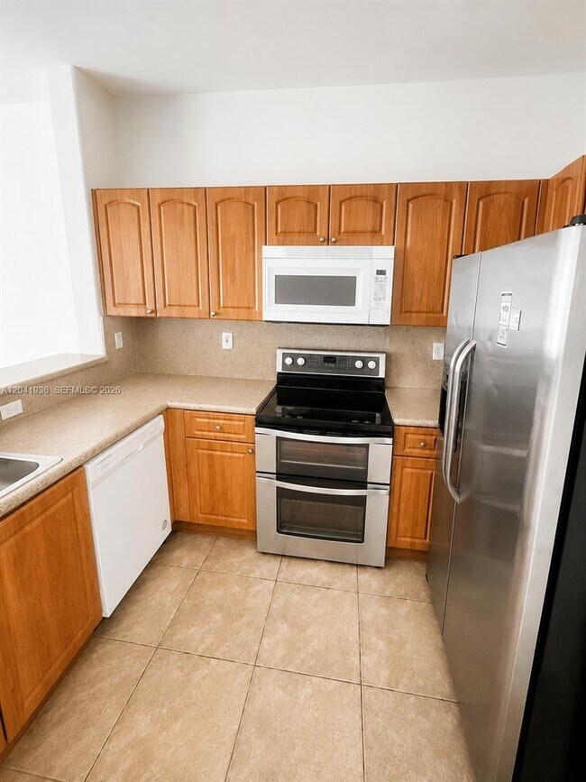 Building Photo - 1656 SE 29th Ct