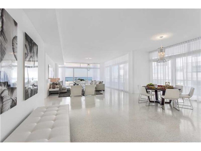Building Photo - 3315 Collins Ave