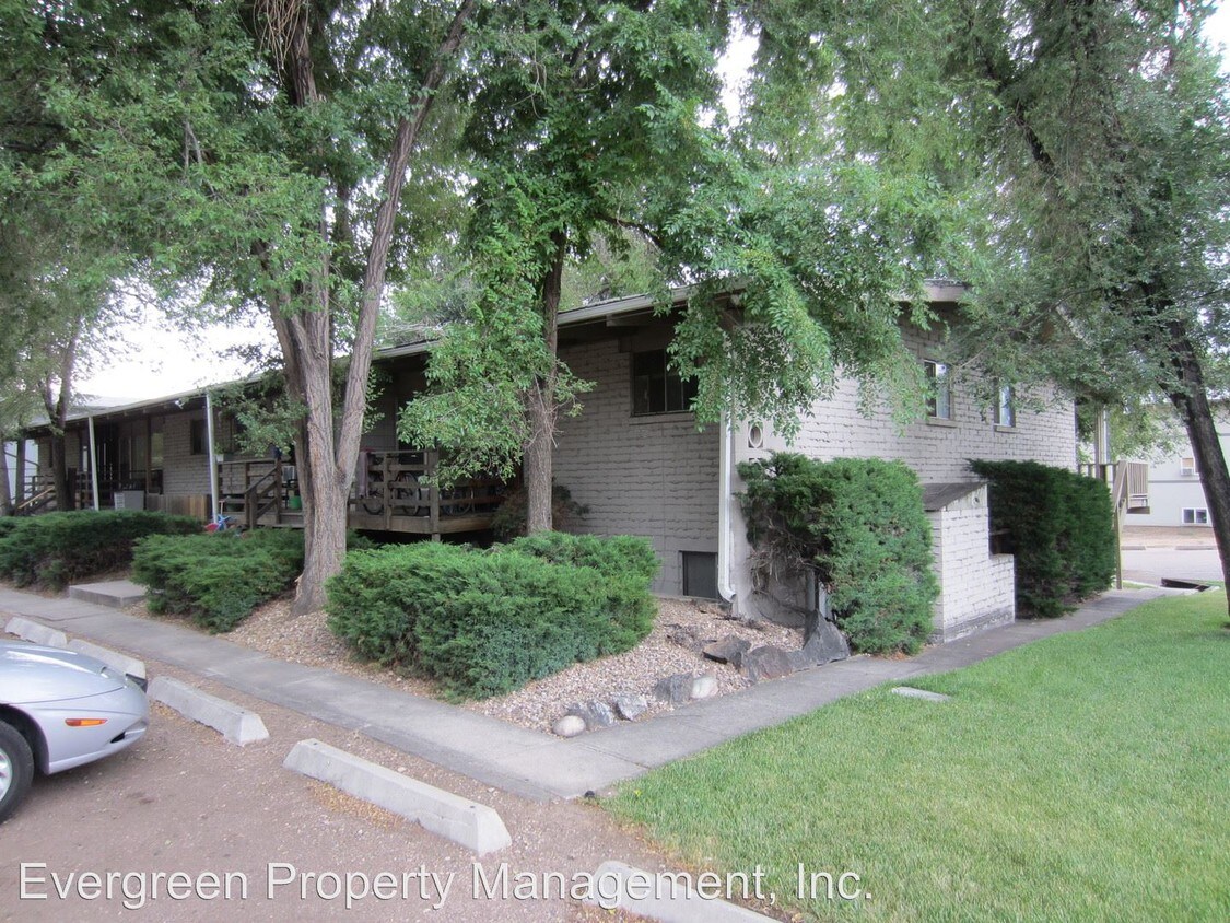 Primary Photo - 701 Parker St