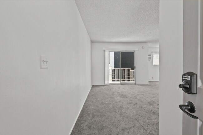 Foto del edificio - 15286 Sutton St