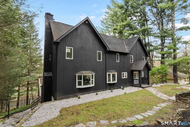 Building Photo - 25 Hillside Dr