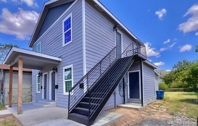 Building Photo - 439 Porter St