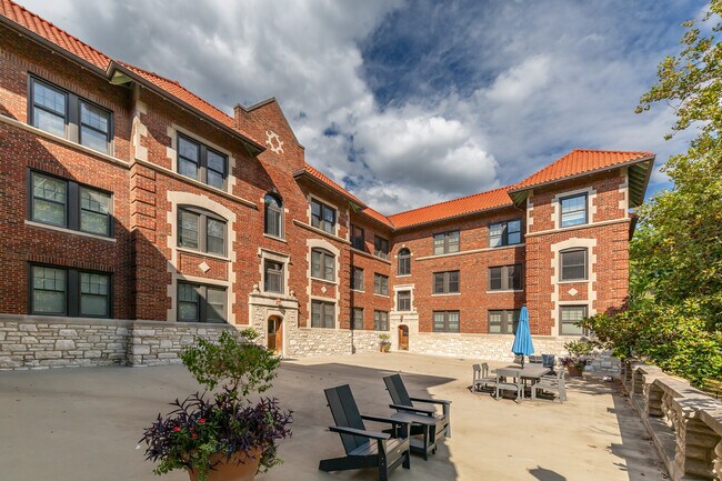 Foto del edificio - 7515 Buckingham Dr