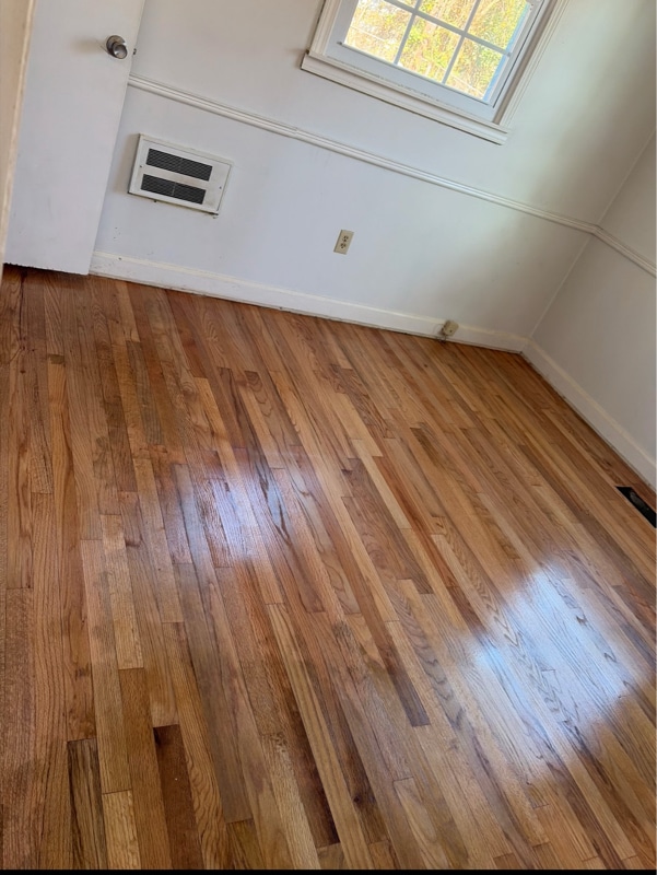 Building Photo - 705 Woodmont Cir