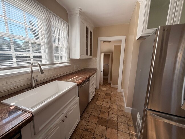 Building Photo - 200 E Morrison Ave