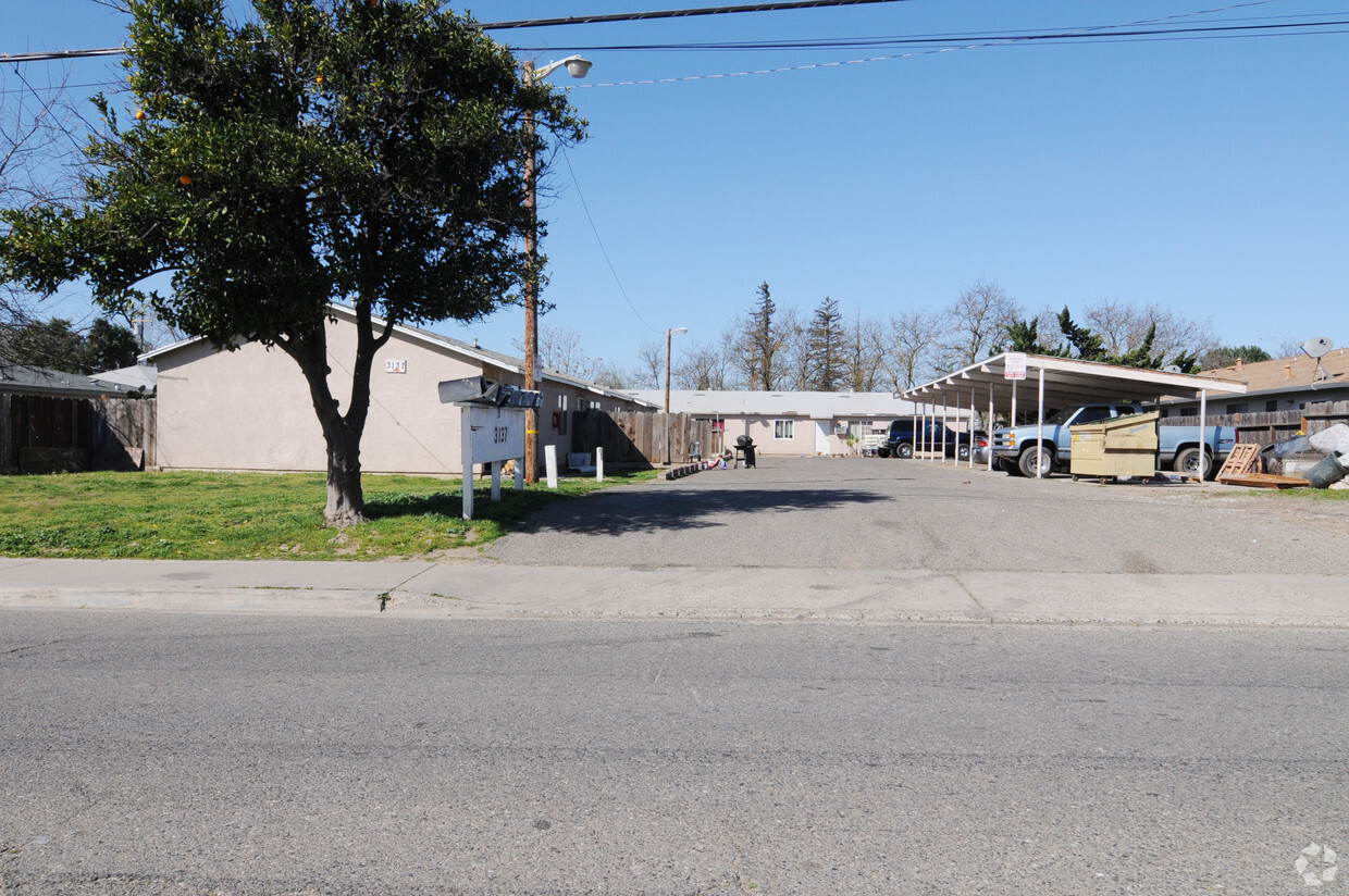 Primary Photo - Central Avenue Apartments