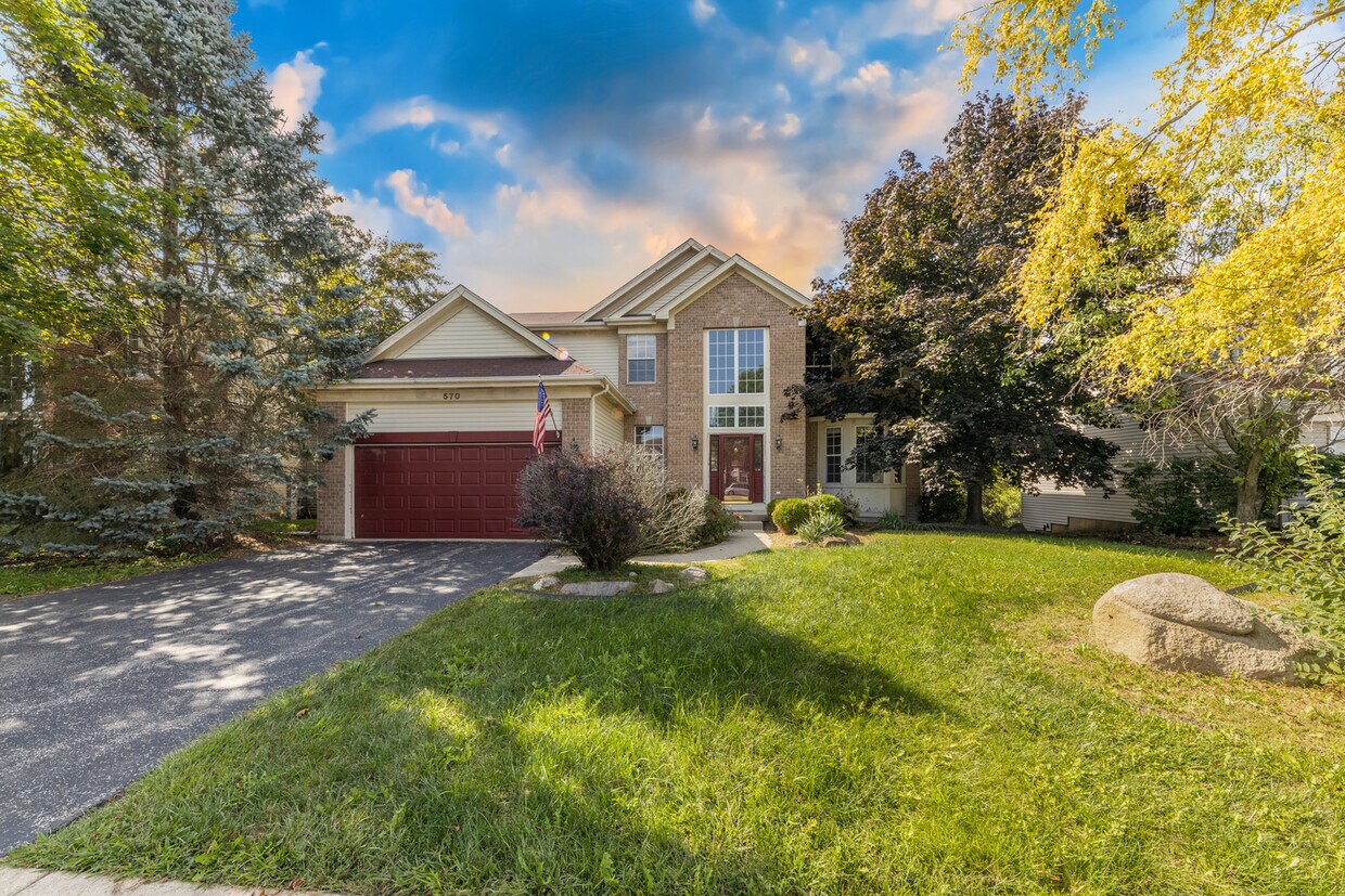 Primary Photo - 570 Huntington Cir