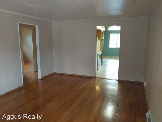 Building Photo - 3 br, 1.5 bath House - 990 Upham Street