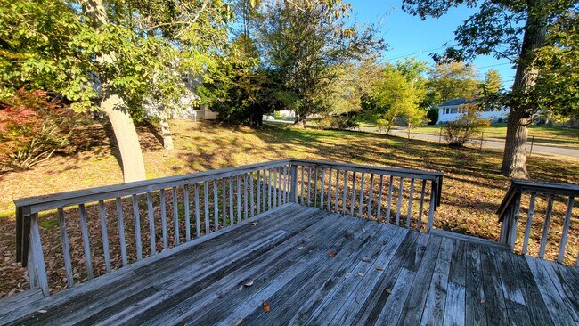 Foto del edificio - 43 Salem Hill Rd