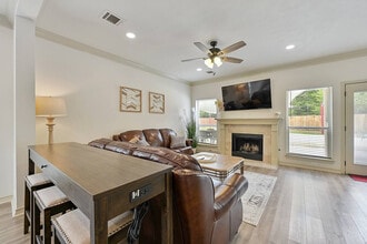 Building Photo - 6206 Cromwell Ct