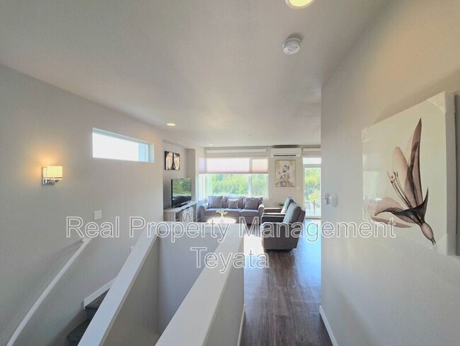 Building Photo - 4813 Springside St