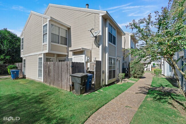 Foto del edificio - End Unit in Cobblestone