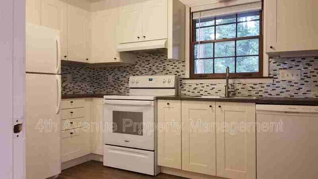 Foto del edificio - 5503 Bishops Cir