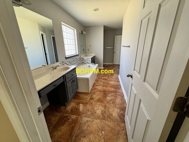 Foto del edificio - 3 Bed 2 Bath in Jacksonville