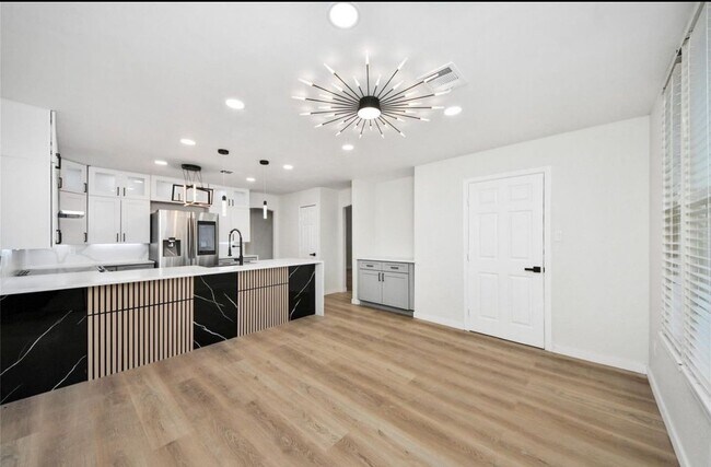 Foto del edificio - 15719 Baytree Dr
