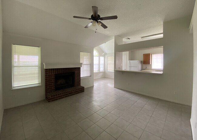 Building Photo - 2707 Starling Dr